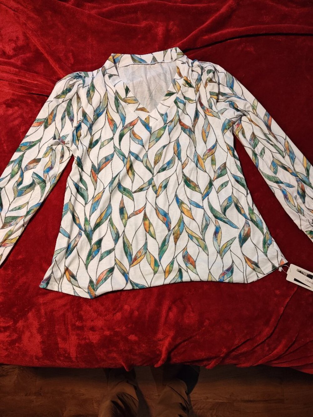 ✨ Brand New Leaf Print Blouse – Size Large – LOMON ✨